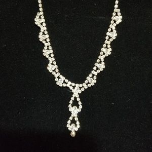 ❗5 For $2️⃣5️⃣ Bundle Sale❗️ Rhinestone Drop Necklace